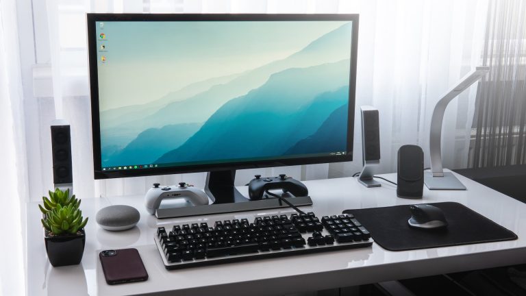 Operating System Showdown: How to Choose the Right One for Your Needs